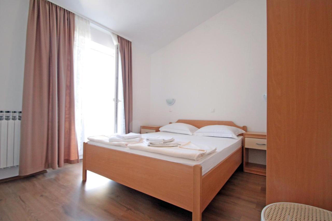 Apartments By The Sea Vinjerac, Zadar - 5811 エクステリア 写真