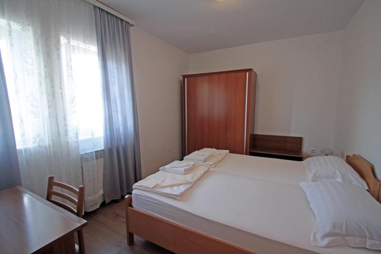 Apartments By The Sea Vinjerac, Zadar - 5811 エクステリア 写真